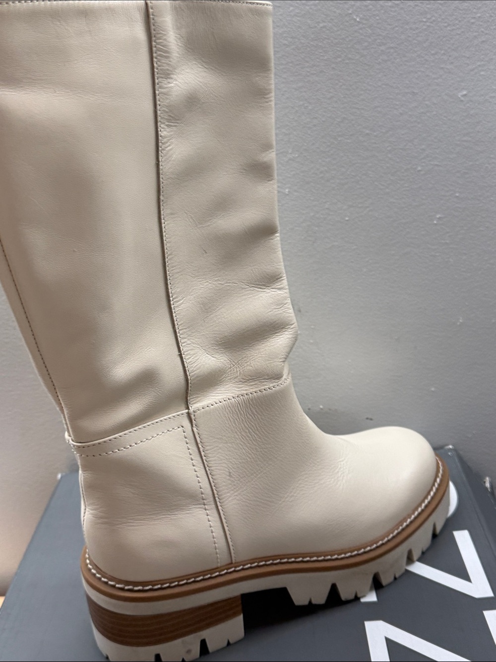 Arezzo Bailey Cream Mid Tractor Boots Women's Size 5 B